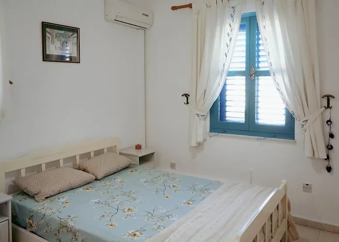 L'azure 24 - Protaras *